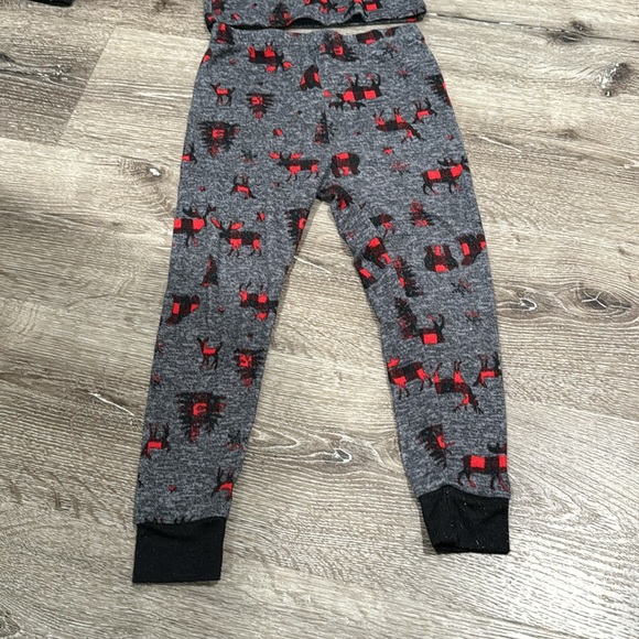 Essentials Pajamas for toddler - Picture 3 of 3